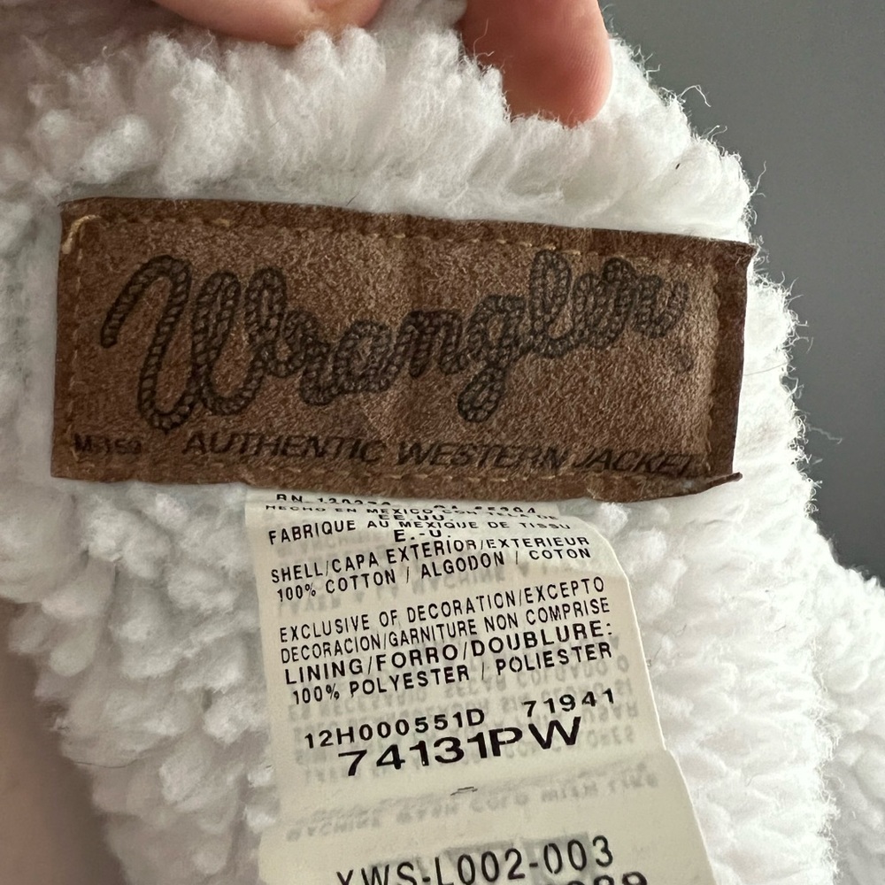 Wrangler Men’s Sherpa Lined Denim Vest - Picture 8 of 9